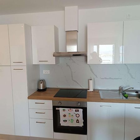 Apartments With A Parking Space Mastrinka, Ciovo - 23177 Trogir Bagian luar foto