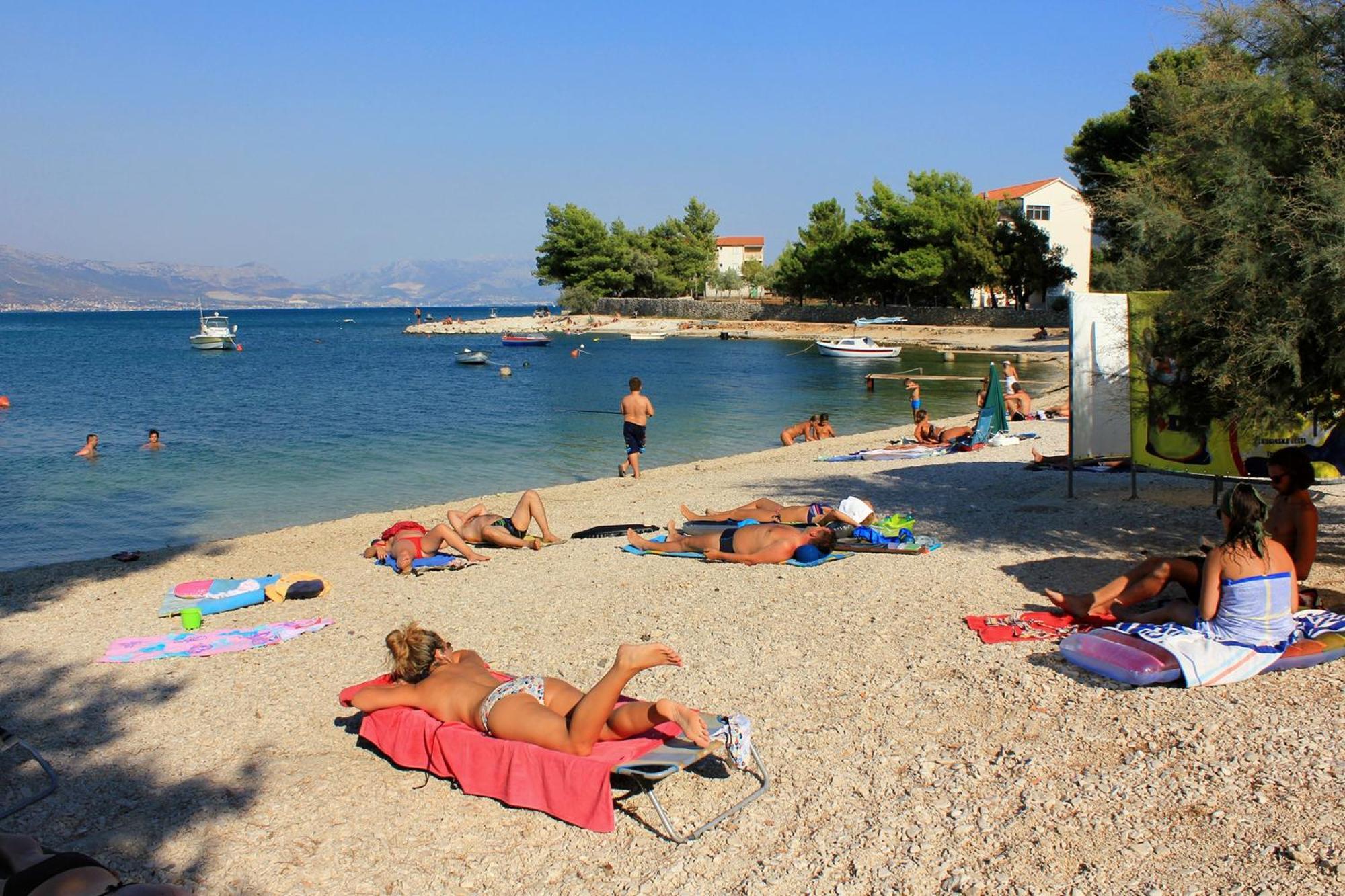Apartments With A Parking Space Mastrinka, Ciovo - 23177 Trogir Bagian luar foto